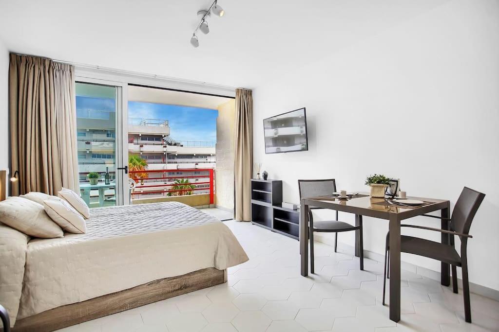 Alexander Apartment Playa De Las Americas Exterior photo